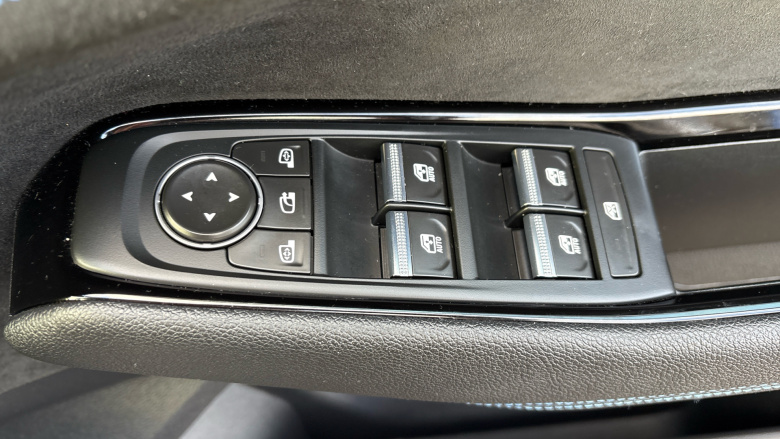 Renault Austral E-Tech FHEV Iconic Esprit Alpine 5dr Auto 4C Hybrid Estate